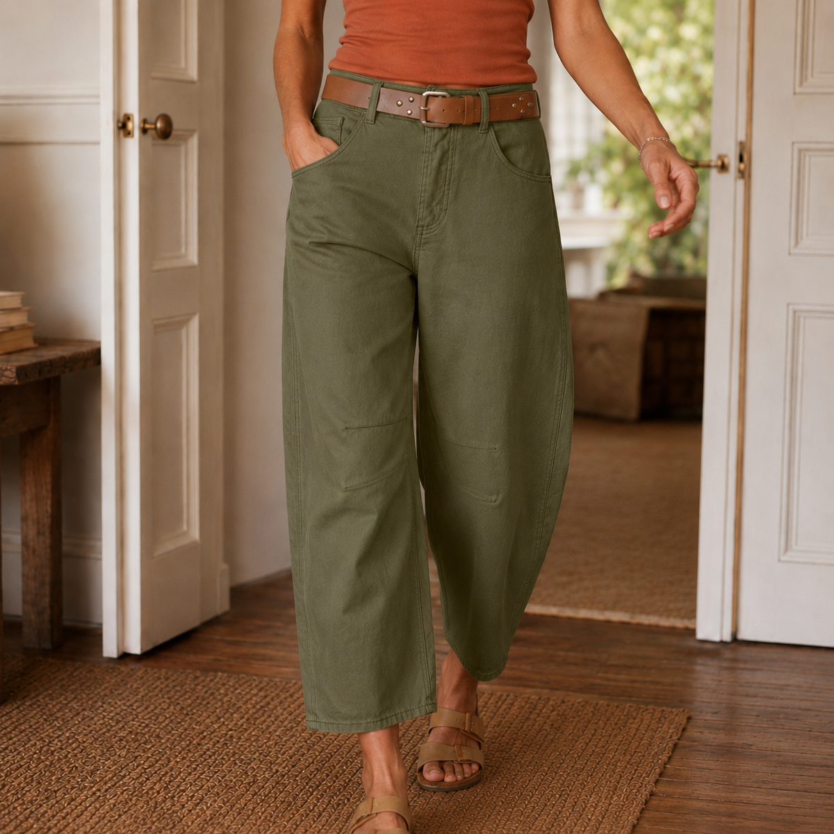 Cropelle Cropped Straight Pants - Women's Barrel Trousers