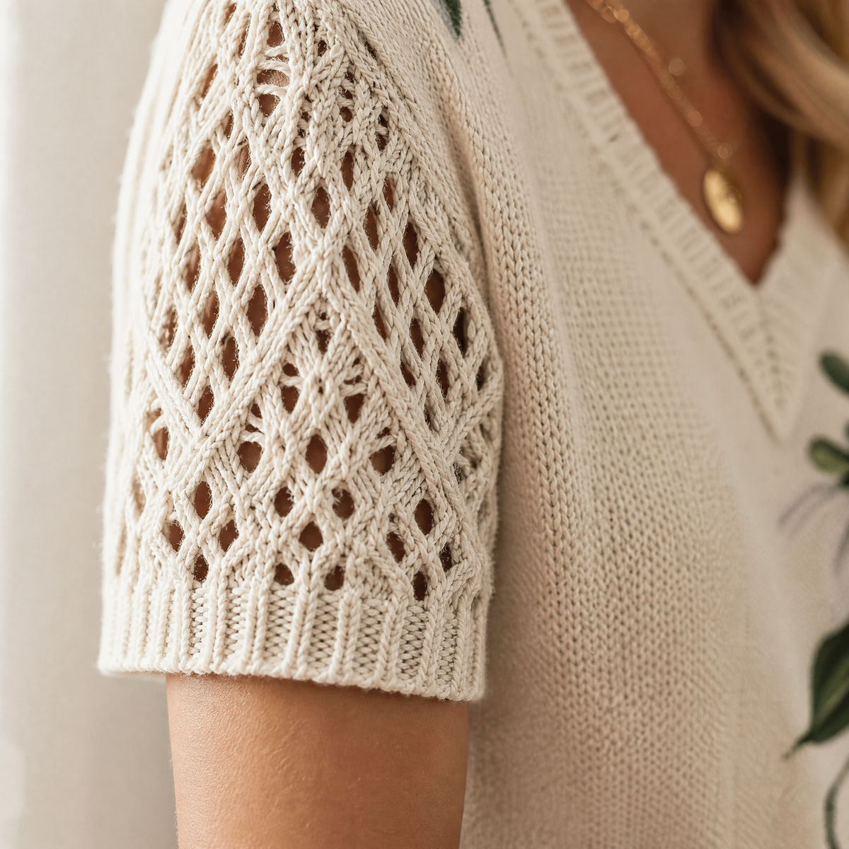 Rosavelle - Crochet Sleeve Floral Women's Knit Top